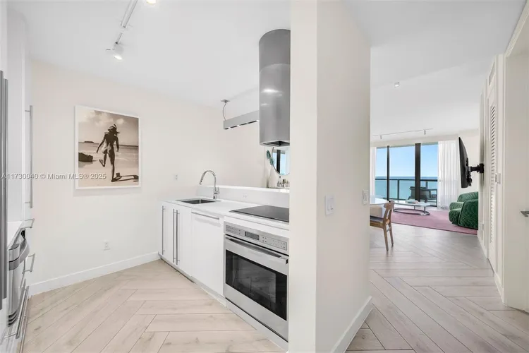 W South Beach #1128 image #12