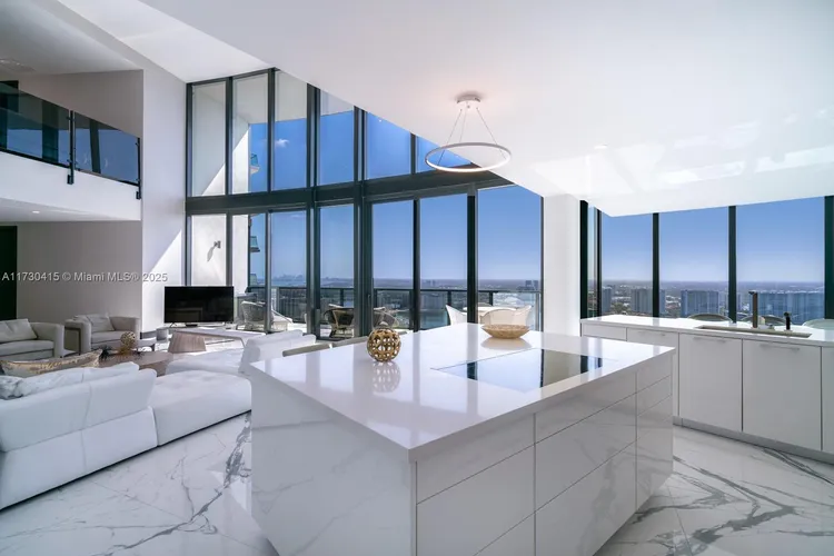 Porsche Design Tower #4203 image #10