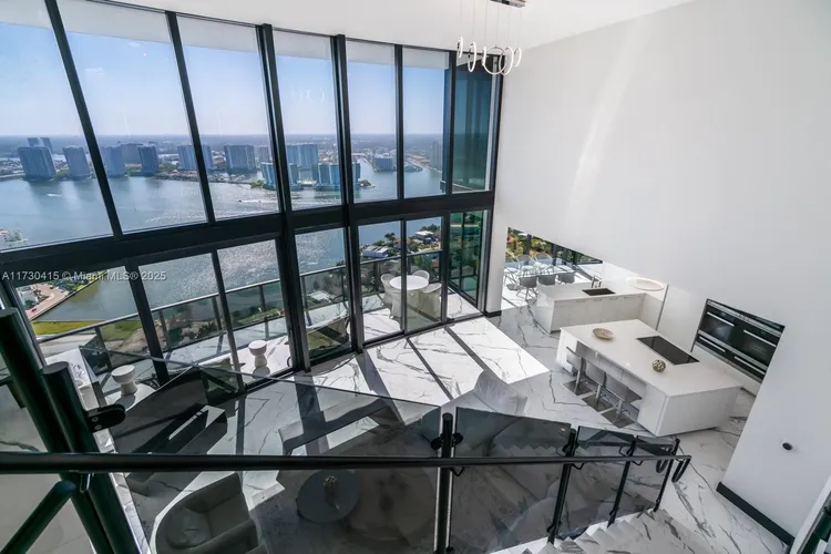 Porsche Design Tower #4203 image #12