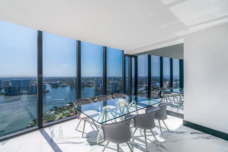 Porsche Design Tower #4203 image #16