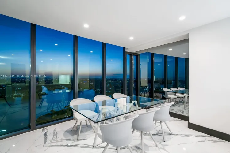 Porsche Design Tower #4203 image #18