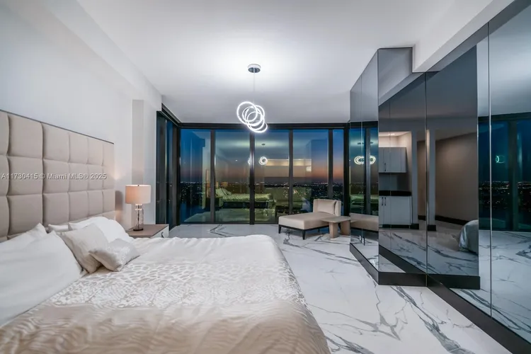 Porsche Design Tower #4203 image #22