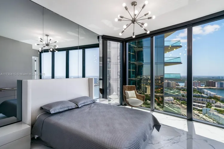 Porsche Design Tower #4203 image #26