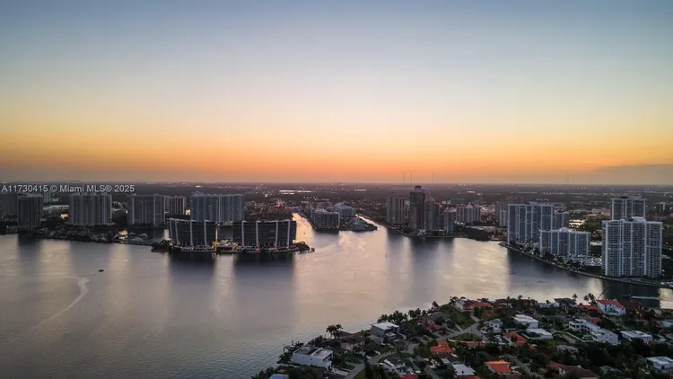 Porsche Design Tower #4203 image #6