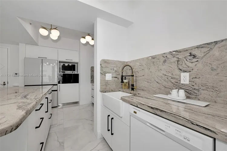 Duo Condo #1504W image #6