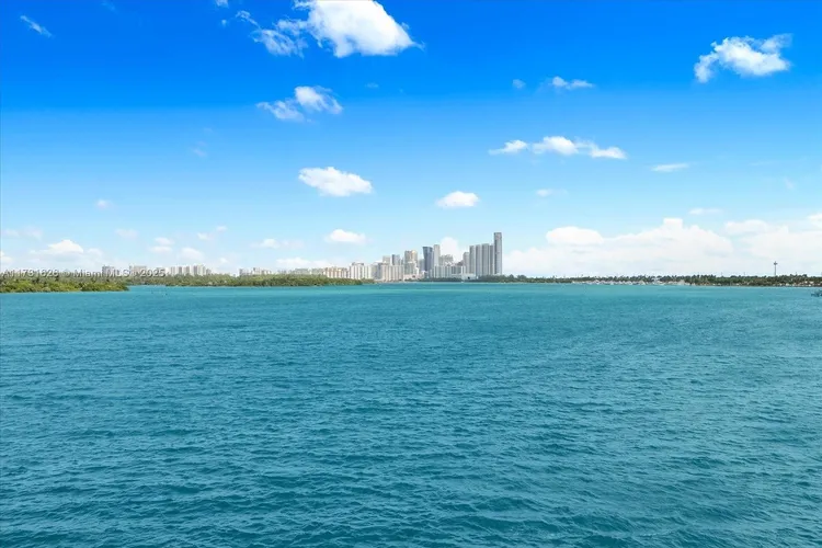 Onda Residences #403 image #12