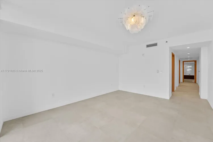 Onda Residences #403 image #17