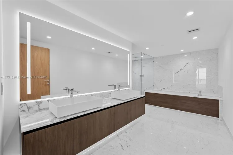 Onda Residences #403 image #19