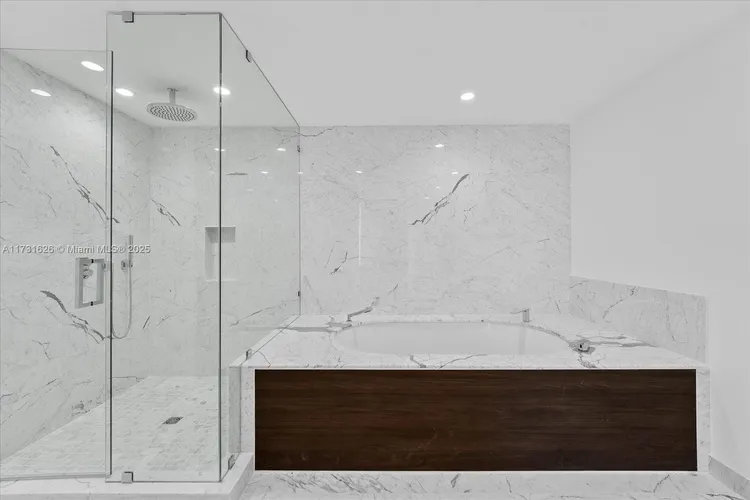 Onda Residences #403 image #20