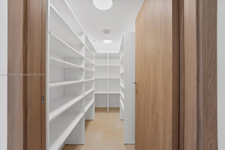 Onda Residences #403 image #7