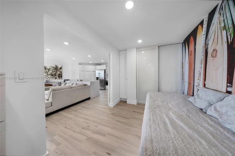 Burleigh House #1202 image #16