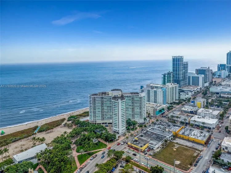 Burleigh House #1202 image #26