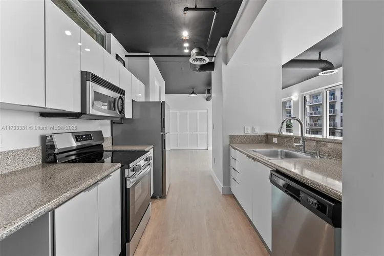 Bay Lofts #509 image #9