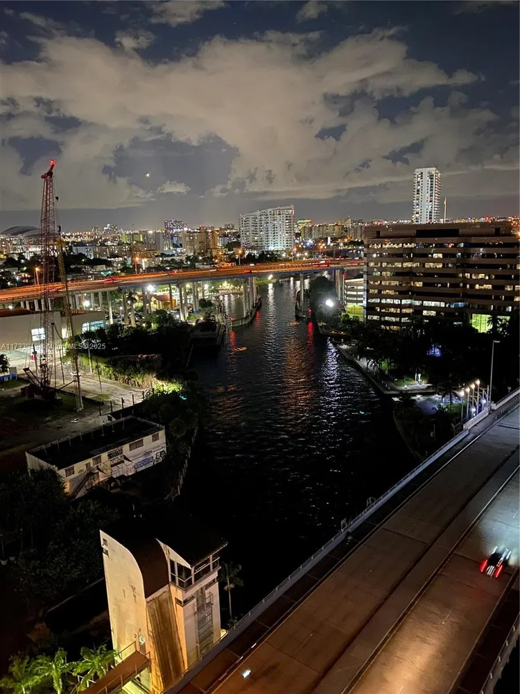 Latitude #1501 image #21