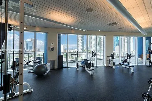 Latitude #1501 image #24