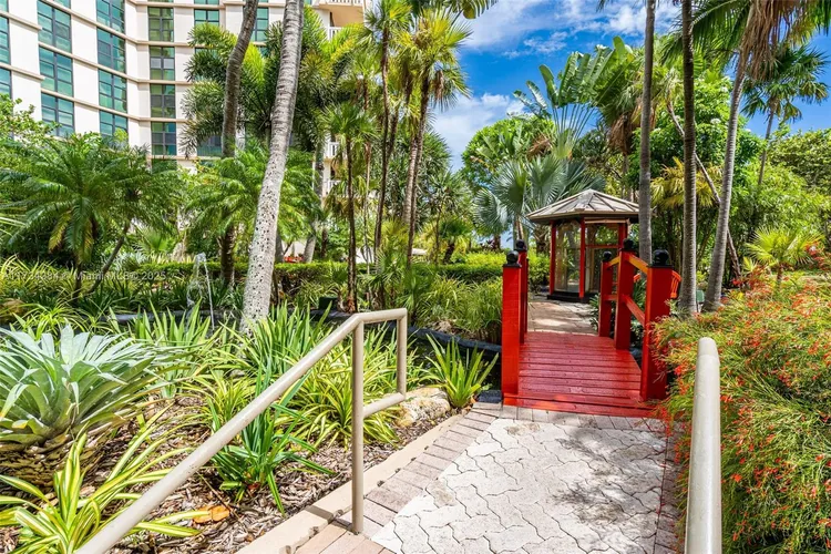 Towers of Key Biscayne #F602 image #35