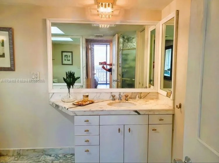 Turnberry Towers #21C image #6