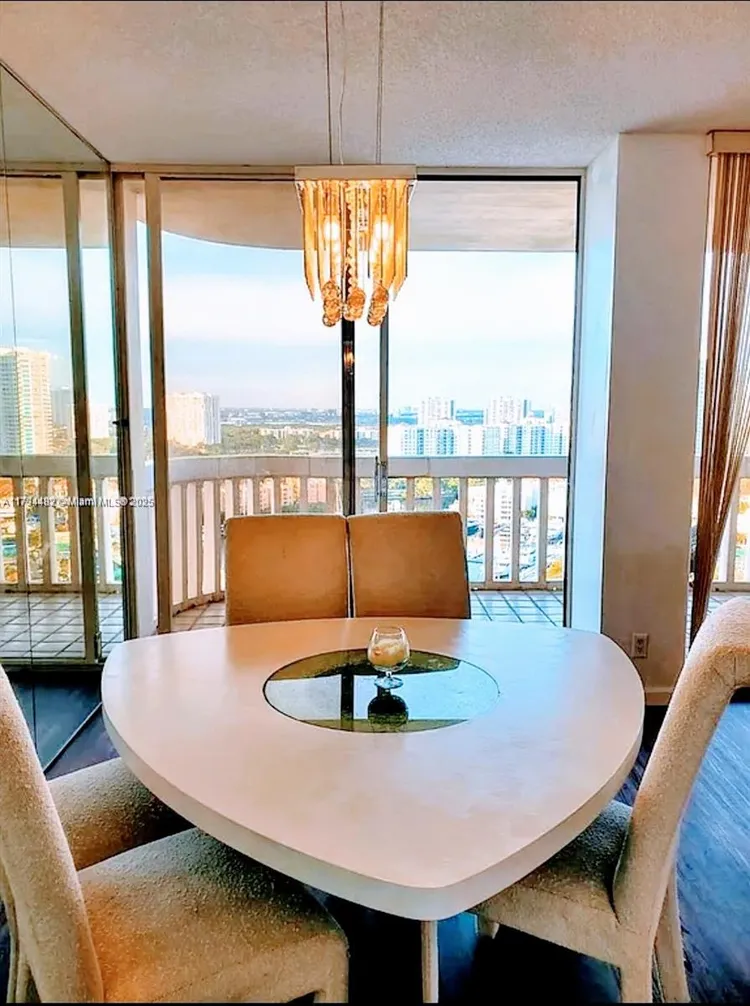 Turnberry Towers #21C image #7