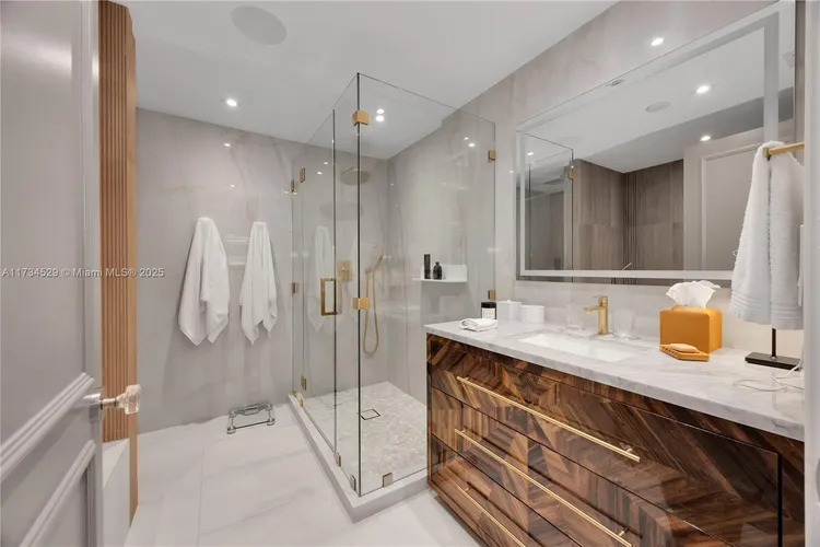 Ritz-Carlton Coconut Grove #704 image #24