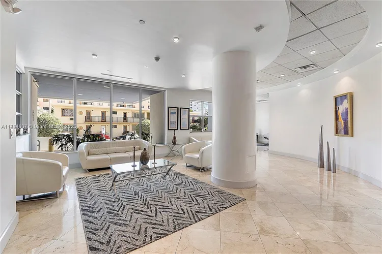 401 Blu Condo #513 image #17