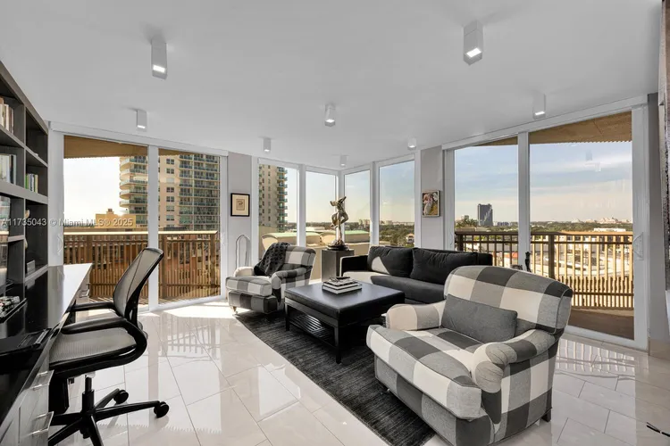 Yacht Harbour #13F image #21