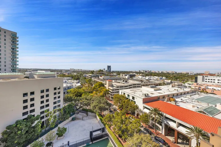 Yacht Harbour #13F image #29