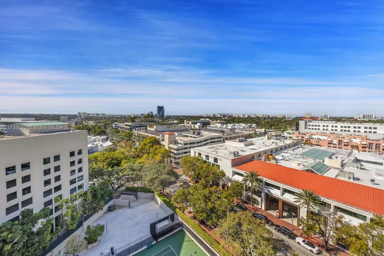 Yacht Harbour #13F image #30