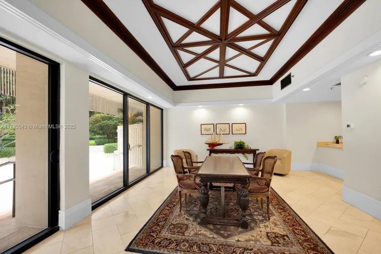 Yacht Harbour #13F image #41