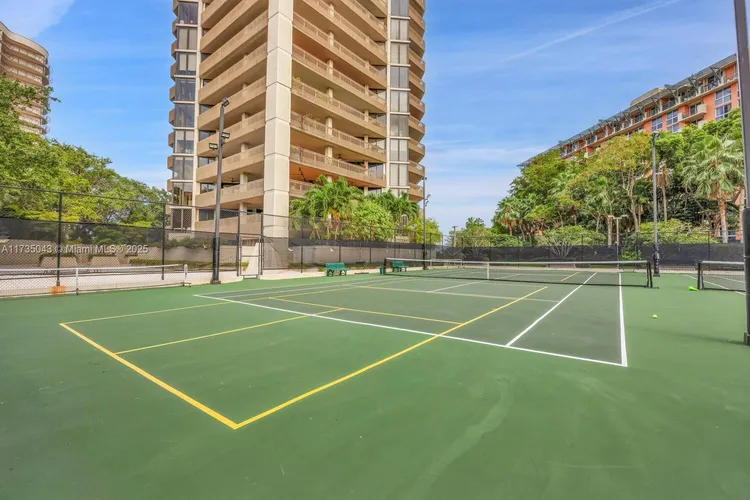 Yacht Harbour #13F image #45