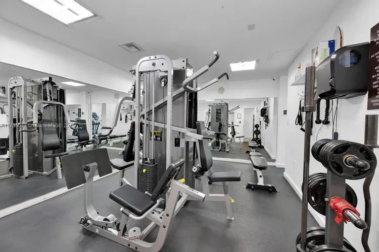 Yacht Harbour #13F image #48