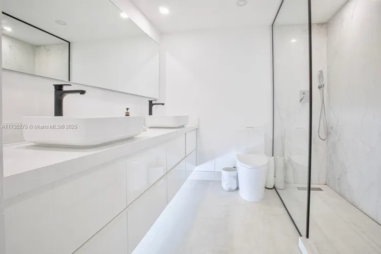 The Plaza of Bal Harbour #1221 image #11