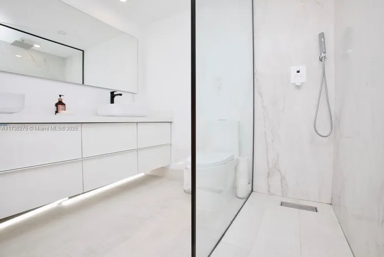 The Plaza of Bal Harbour #1221 image #13