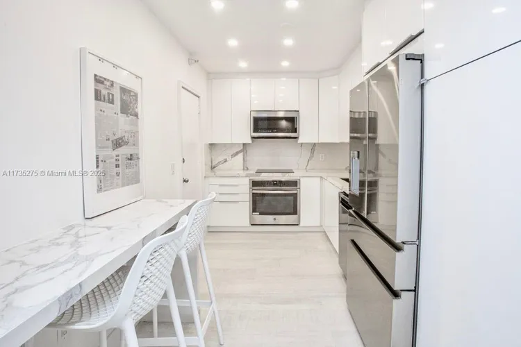 The Plaza of Bal Harbour #1221 image #8