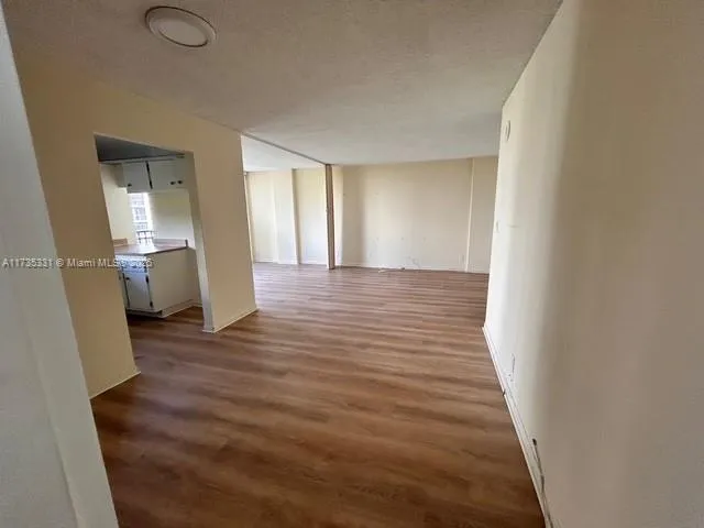 Plaza of the Americas #502 image #6