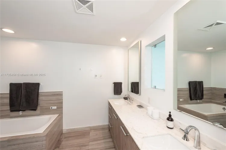 Oceana Key Biscayne #904S image #14