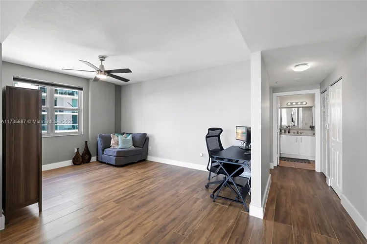 360 Condo #911 image #10