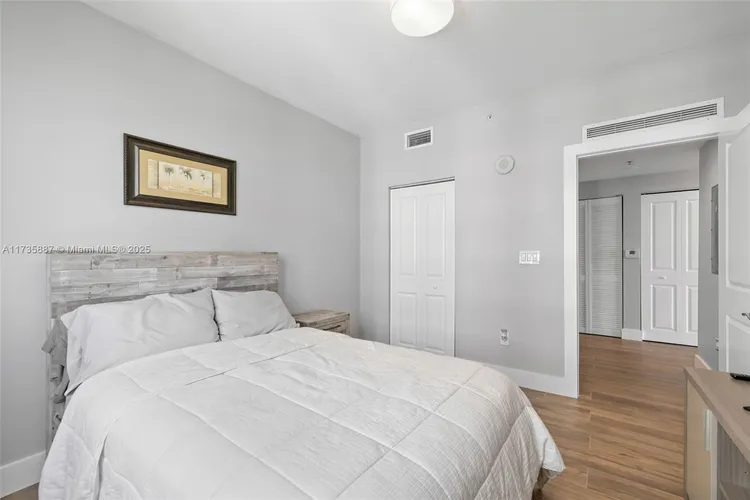 360 Condo #911 image #12