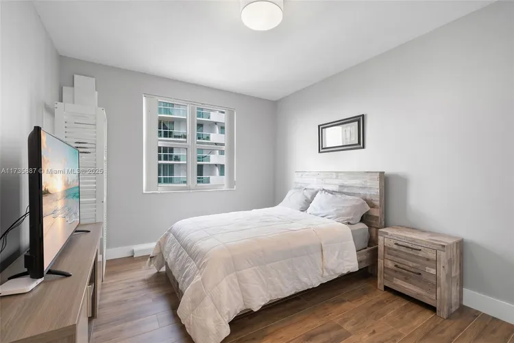 360 Condo #911 image #13