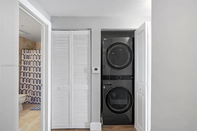 360 Condo #911 image #15