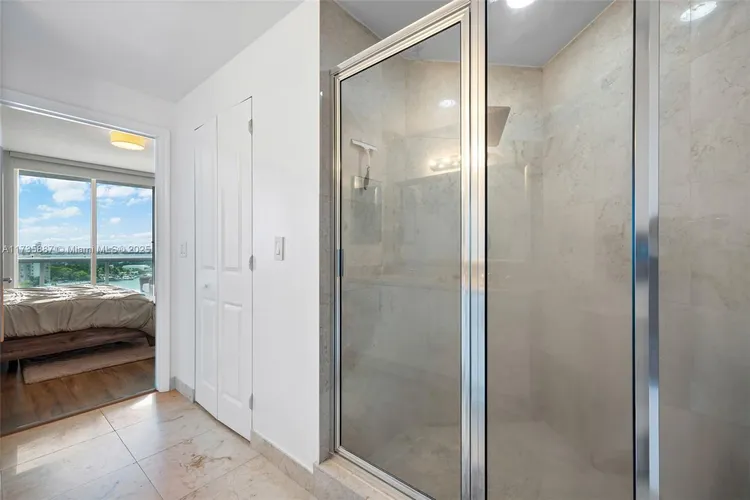 360 Condo #911 image #19