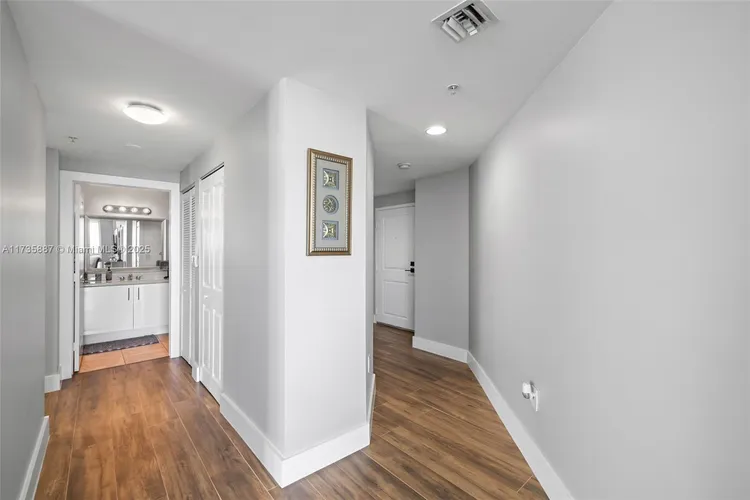 360 Condo #911 image #22