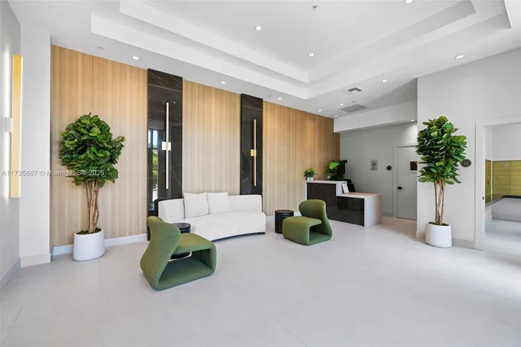 360 Condo #911 image #26