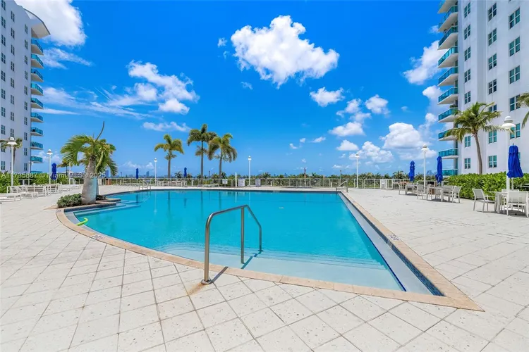 360 Condo #911 image #27