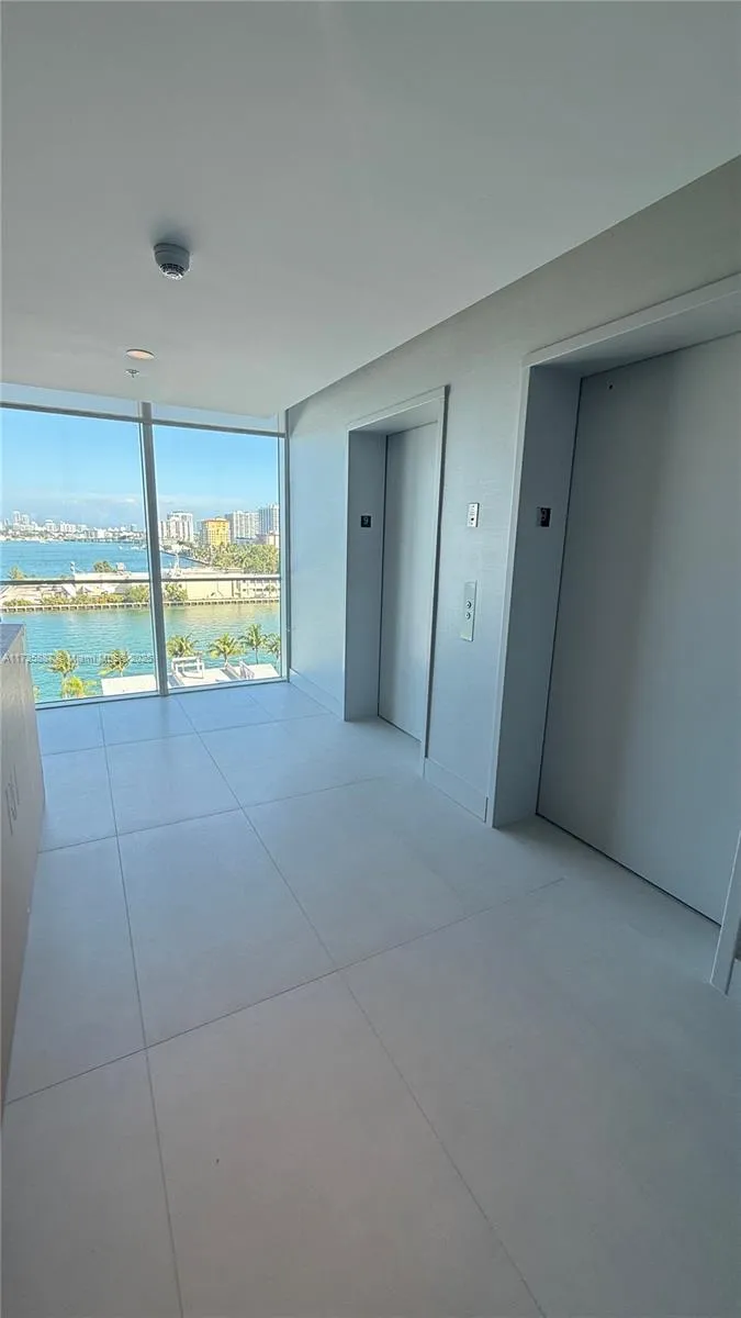 360 Condo #911 image #35