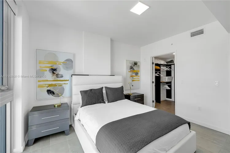 YotelPad #2305 image #10