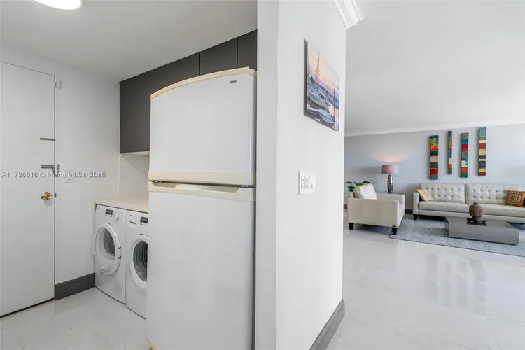 Plaza East #8F image #19