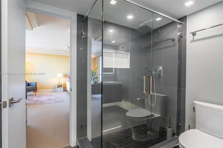 Plaza East #8F image #26