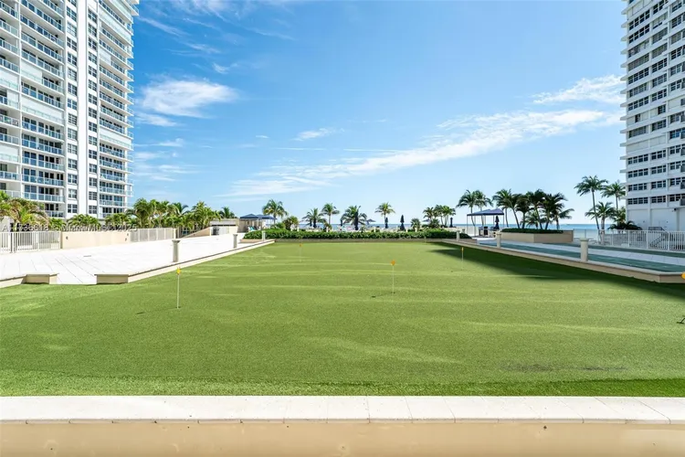 Plaza East #8F image #32