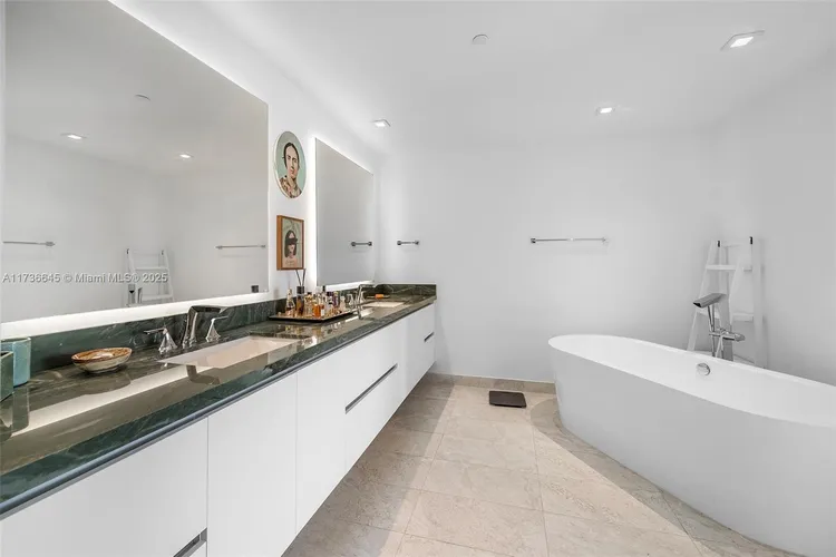 Aria on the Bay #4312 image #13