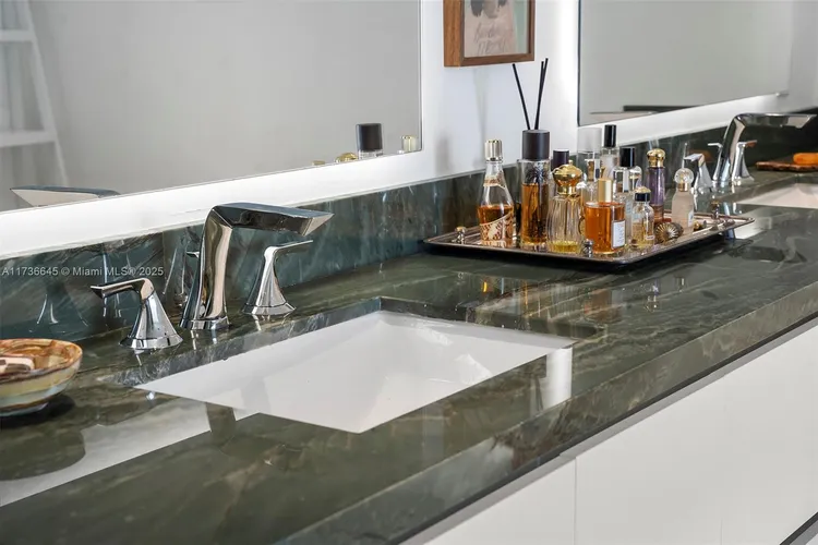 Aria on the Bay #4312 image #8